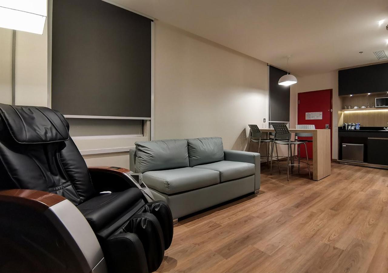 Ramada Encore By Wyndham Guadalajara Aeropuerto Las Pintas Экстерьер фото