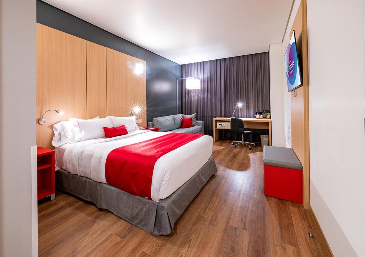 Ramada Encore By Wyndham Guadalajara Aeropuerto Las Pintas Экстерьер фото