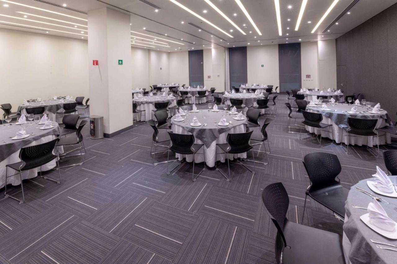 Ramada Encore By Wyndham Guadalajara Aeropuerto Las Pintas Экстерьер фото