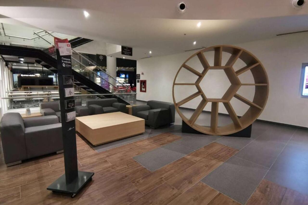 Ramada Encore By Wyndham Guadalajara Aeropuerto Las Pintas Экстерьер фото